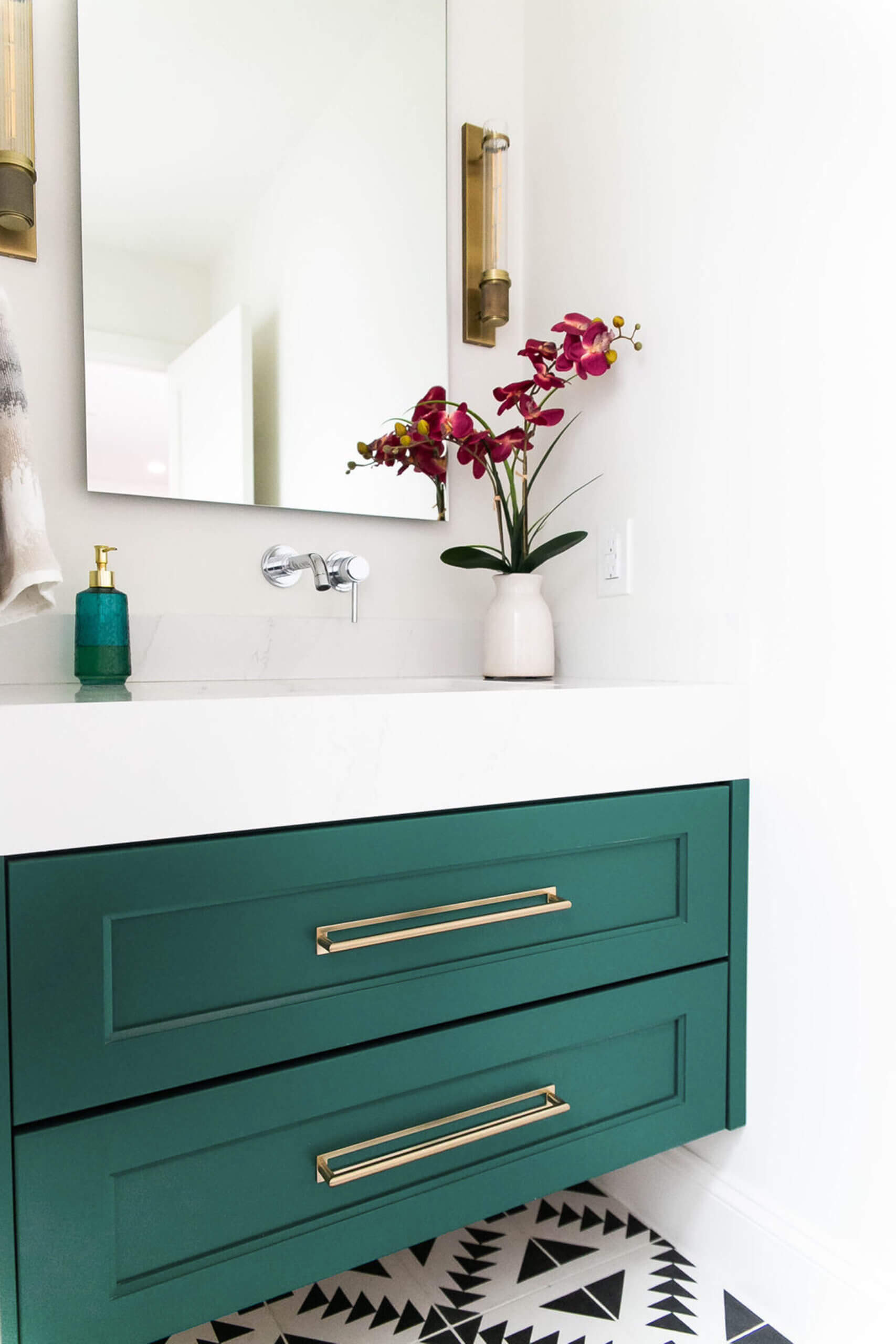 wall mount vanity in green
